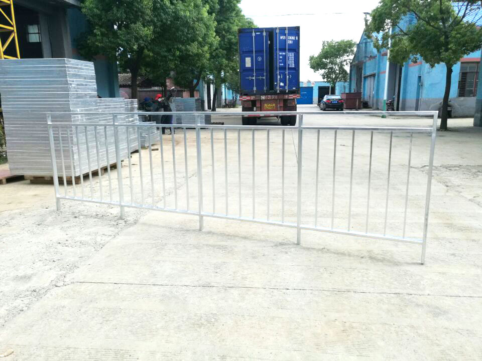 熱鍍鋅護欄B 熱鍍鋅護欄B